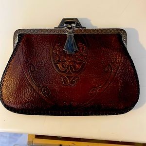 1920s leather clutch in great condition